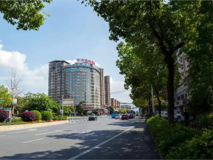 Лунъянь: Eastern Kaiyue Business Hotel