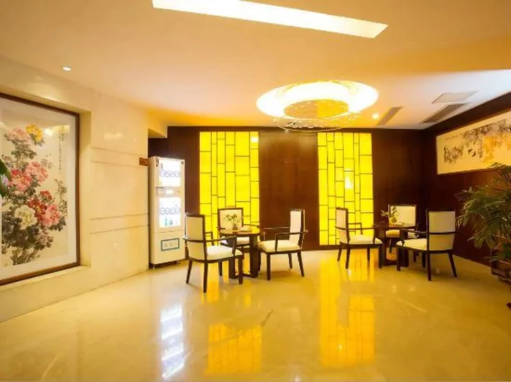 Лунъянь: Eastern Kaiyue Business Hotel