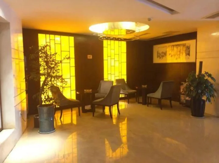 Лунъянь: Eastern Kaiyue Business Hotel