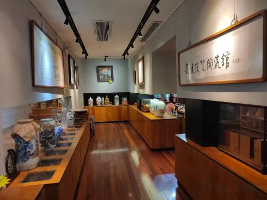 Цзинхун: Pure Tea and China Hostel