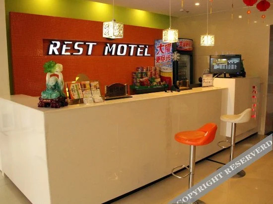 Кайфын: Longxiang Business Hotel