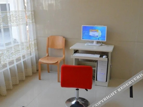 Кайфын: Longxiang Business Hotel