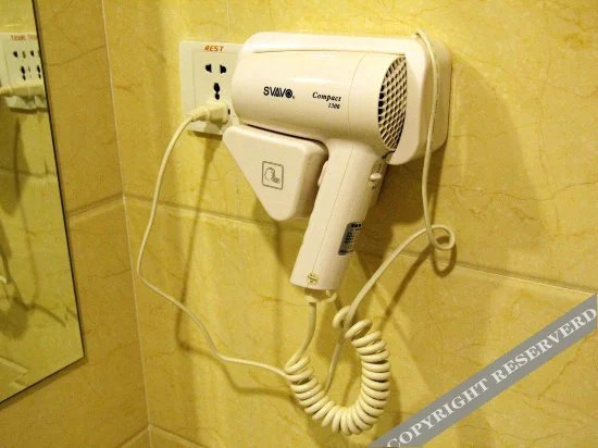 Кайфын: Longxiang Business Hotel