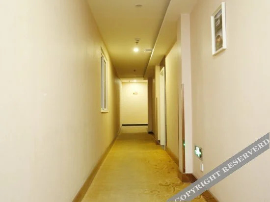 Кайфын: Longxiang Business Hotel