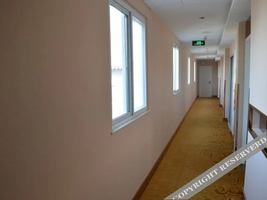 Кайфын: Longxiang Business Hotel