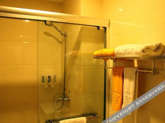 Кайфын: Longxiang Business Hotel