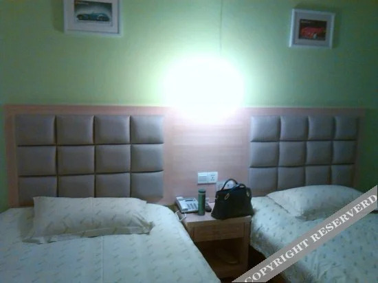 Кайфын: Longxiang Business Hotel