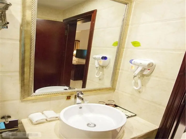 Аньцин: Vienna Classic Hotel Anhui Tongcheng Road Branch
