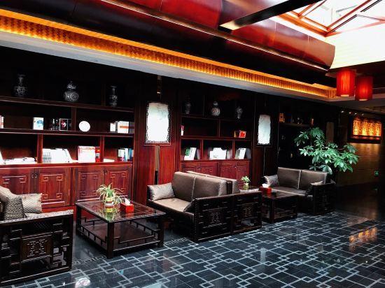 Наньпин: Ruting Yayuan Hotel