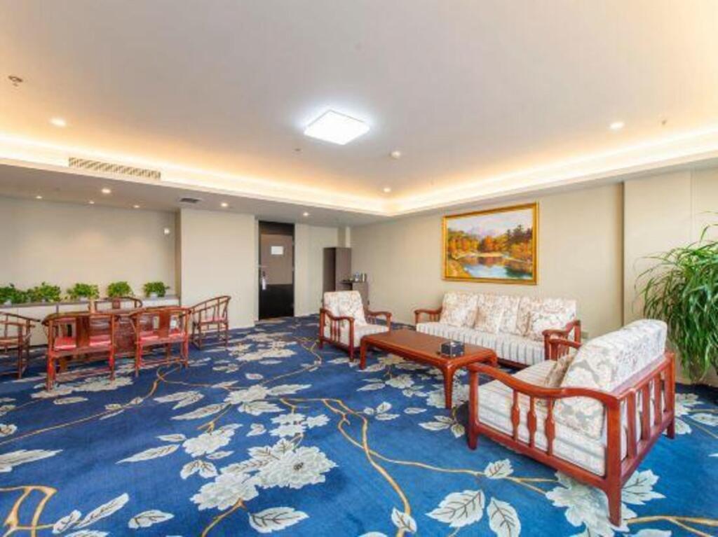 Даньдун: Homeinn Plus Hotel (Dandong Yalu River Grand Bridge Broken Bridge Scenic Area Railway Station)