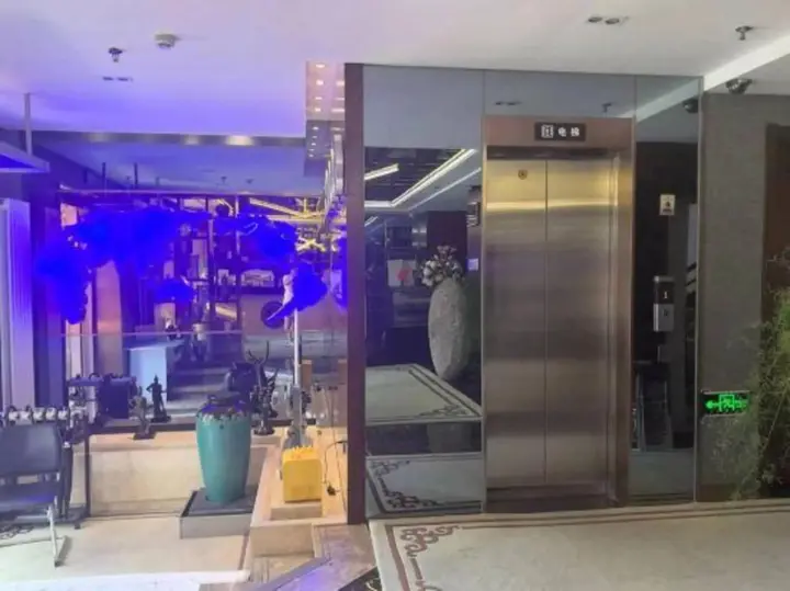 Харбин: Harbin Sikaiwo Business Hotel