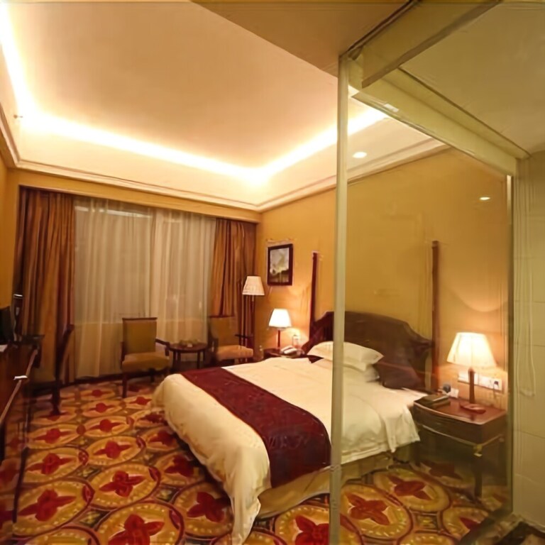 Фанчэнган: Longde International Hotel