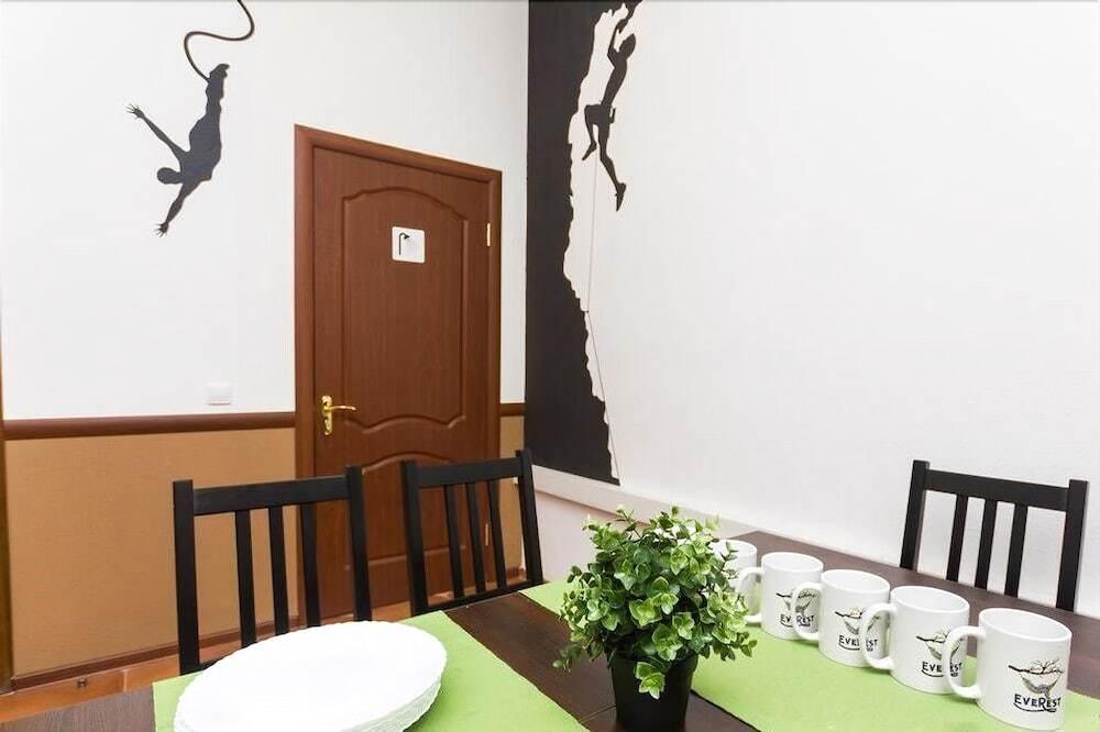 Санкт-Петербург: EveRest hostel