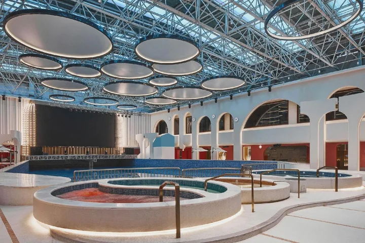 Урумчи: Vest Holiday Hotel