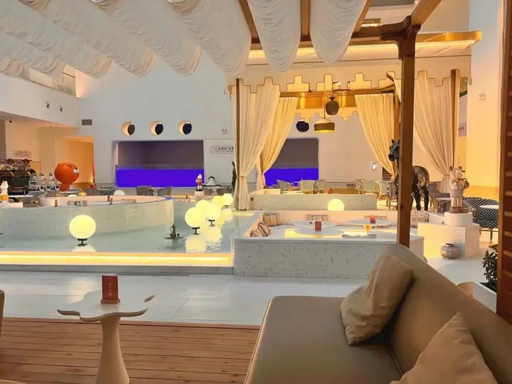 Урумчи: Vest Holiday Hotel