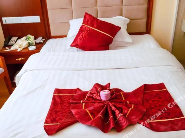 Цзуньи: Zhenghua Hotel