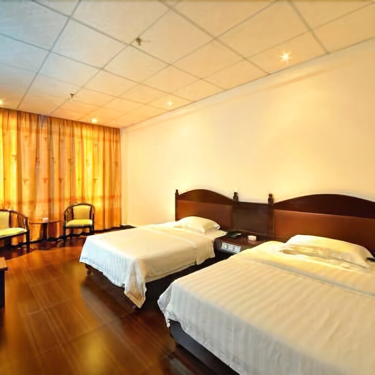 Чжаоцин: Zhaoqing Lihu Concept Hotel
