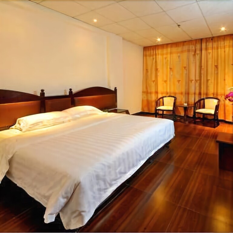 Чжаоцин: Zhaoqing Lihu Concept Hotel