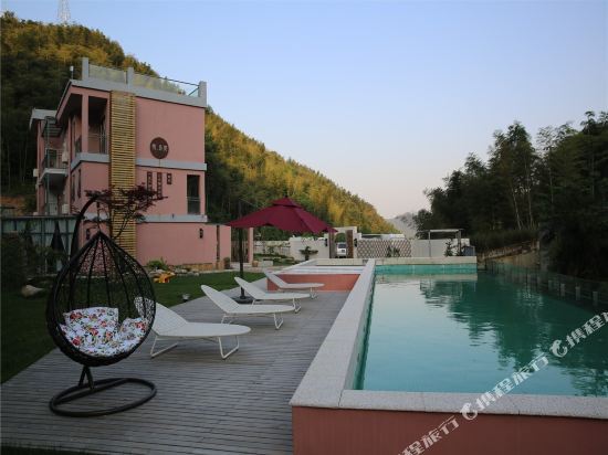 Ханчжоу: Lin'an Congqian. Man Hostel
