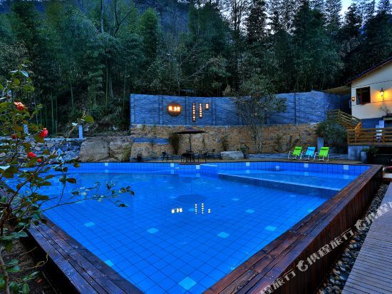 Ханчжоу: Lin'an Congqian. Man Hostel