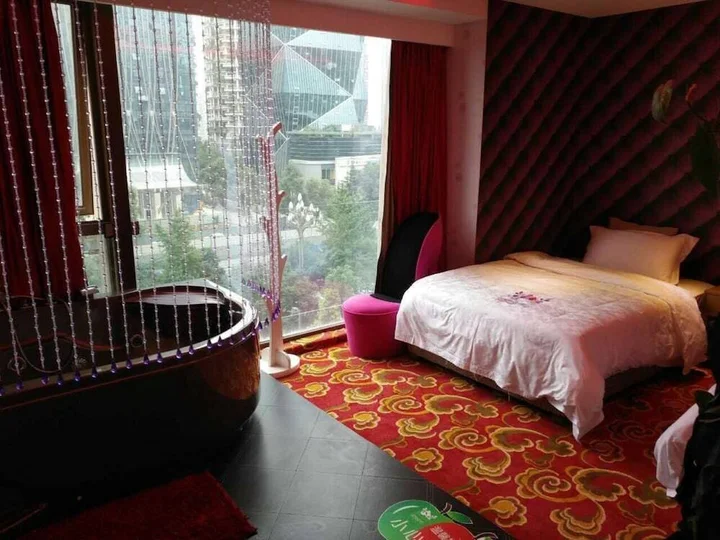 Чэнду: Romantic Love Theme Hotel
