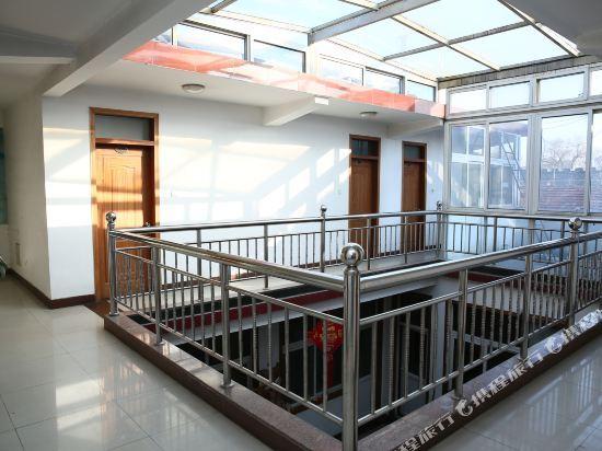 Цзинин: Huancheng Hotel