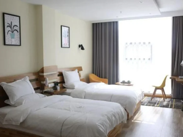 Цзуньи: Qingshui Hotel