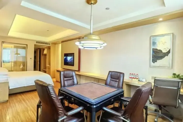 Хуайхуа: Vienna Hotel (Xupu Wanda Plaza)