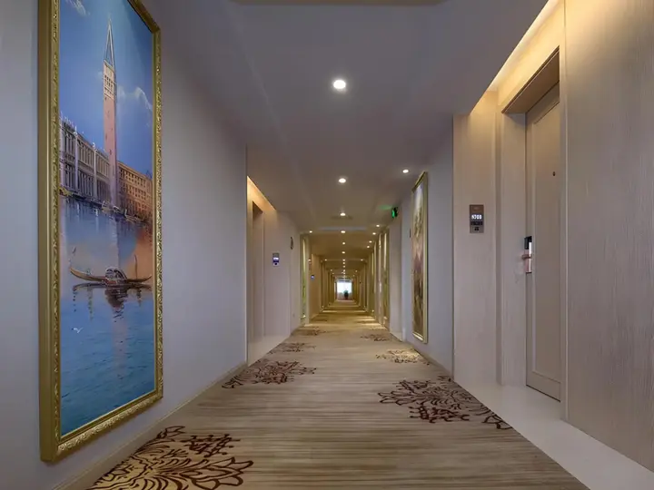 Хуайхуа: Vienna Hotel (Xupu Wanda Plaza)