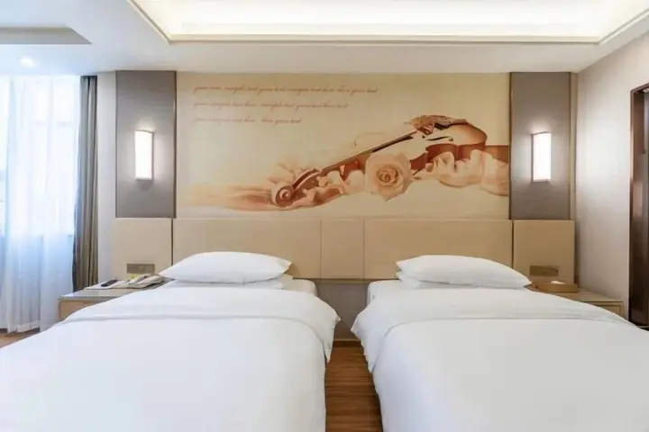 Хуайхуа: Vienna Hotel (Xupu Wanda Plaza)