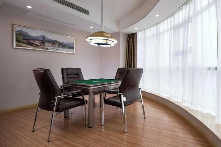 Хуайхуа: Vienna Hotel (Xupu Wanda Plaza)