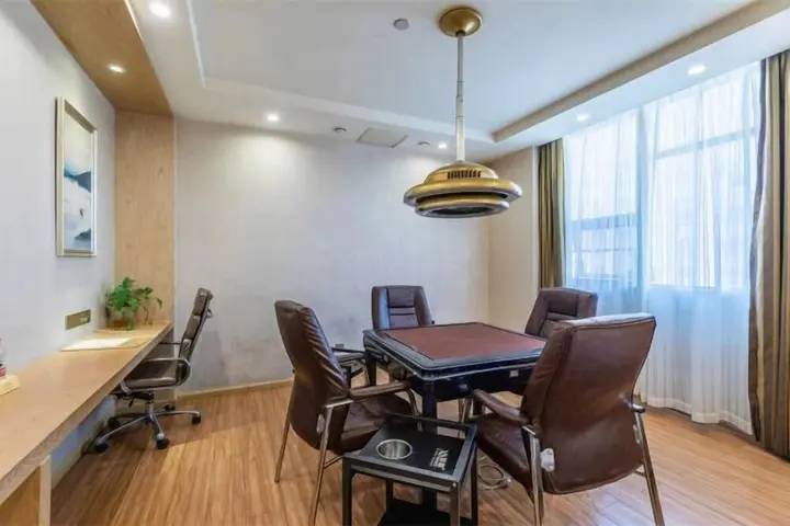 Хуайхуа: Vienna Hotel (Xupu Wanda Plaza)