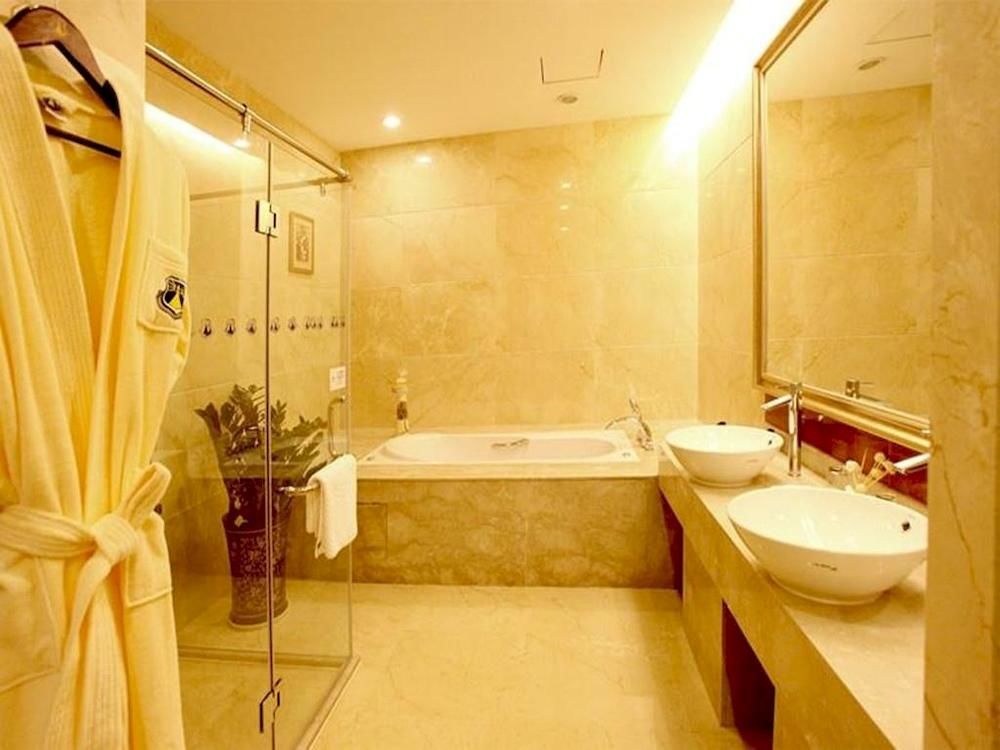 Ухань: New Beacon Optics Valley International Hotel
