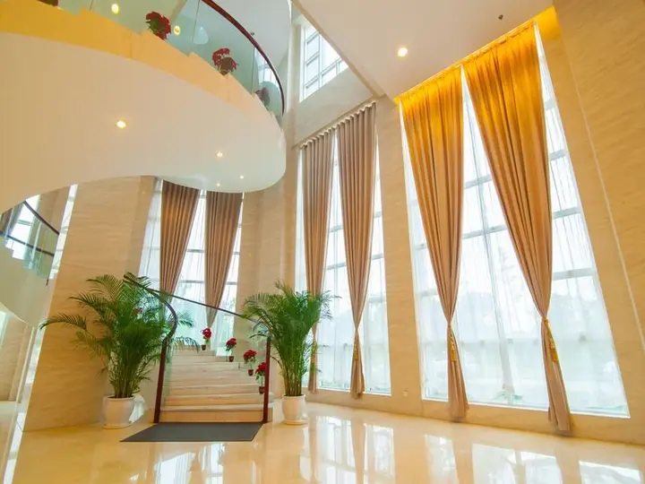 Ухань: New Beacon Optics Valley International Hotel