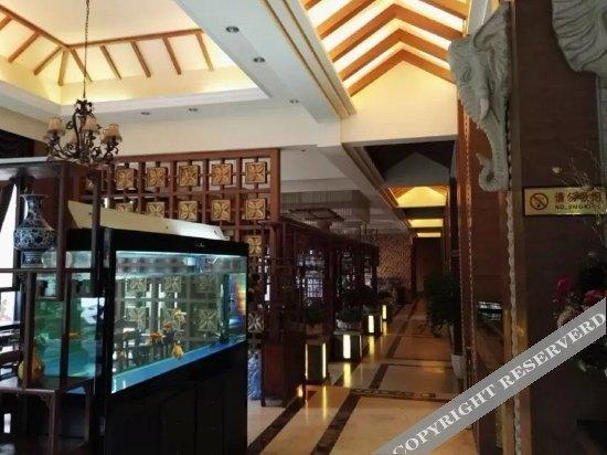 Чунцин: 蓝色之夜酒店(重庆江北空港国际机场店)