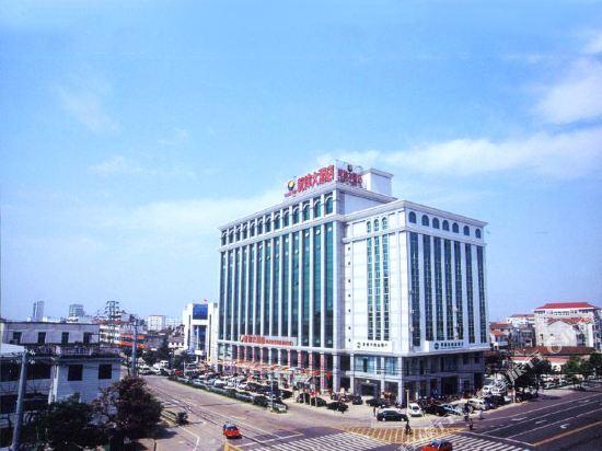 Сяогань: Qiankun Hotel