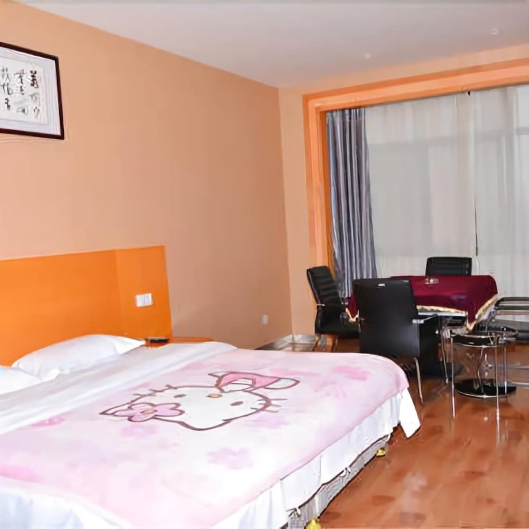 Хуанган: Huayuan Hotel