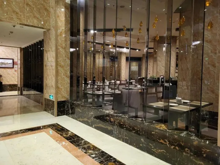Чунцин: River & Holiday Rezen Hotel Pengshui