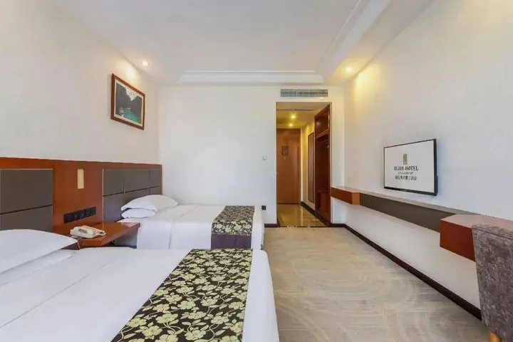 Чунцин: River & Holiday Rezen Hotel Pengshui