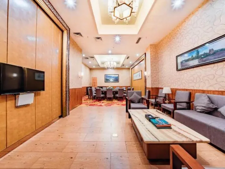 Чунцин: River & Holiday Rezen Hotel Pengshui