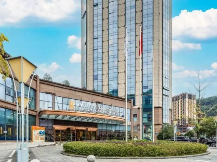 Чунцин: River & Holiday Rezen Hotel Pengshui