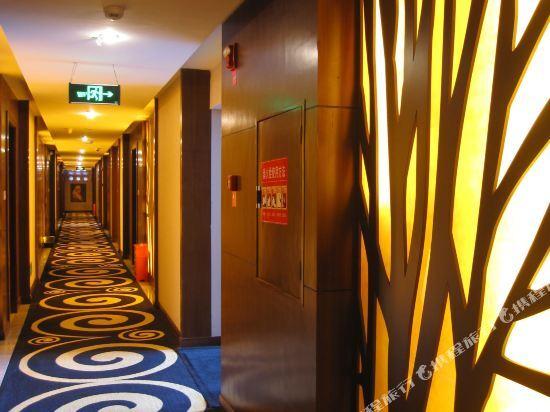 Сичан: Quanming Hotel