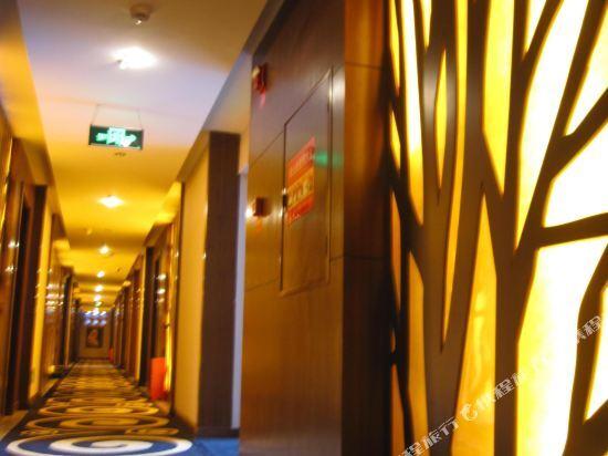 Сичан: Quanming Hotel