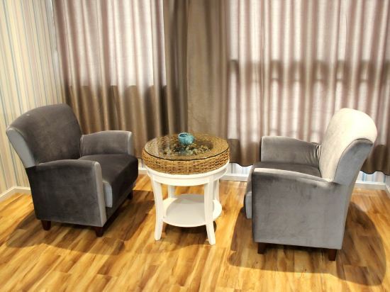 Люян: Jiayu Business Hotel