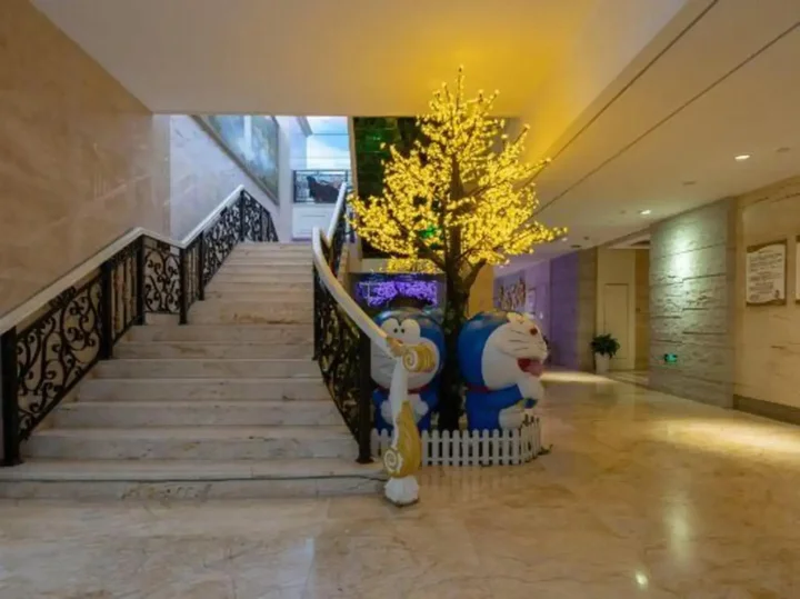 Дунъян: Hengdian World Studios Fengjing Jiali Grand Hotel