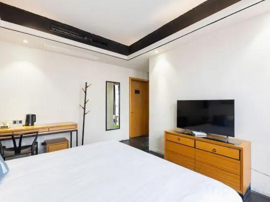 Цзиньхуа: Tingquan Meiyu Hotel (Jinhua Vocational and Technical College)