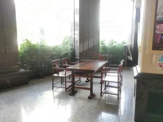 Цзиньюань: EJ Yizhi Apartment (Qingyuan City Plaza)