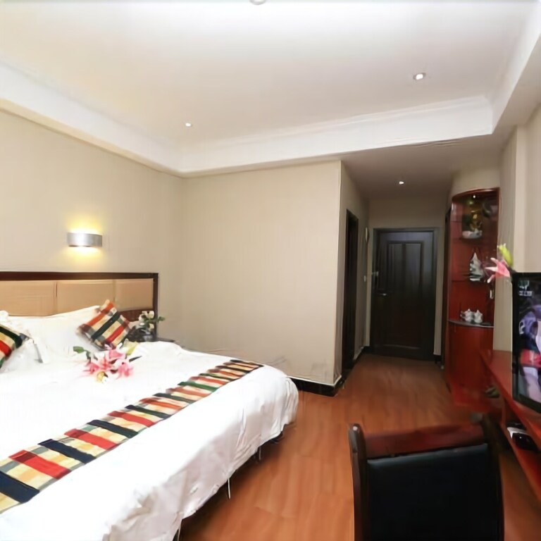 Шанграо: Tuwo Holiday Manor