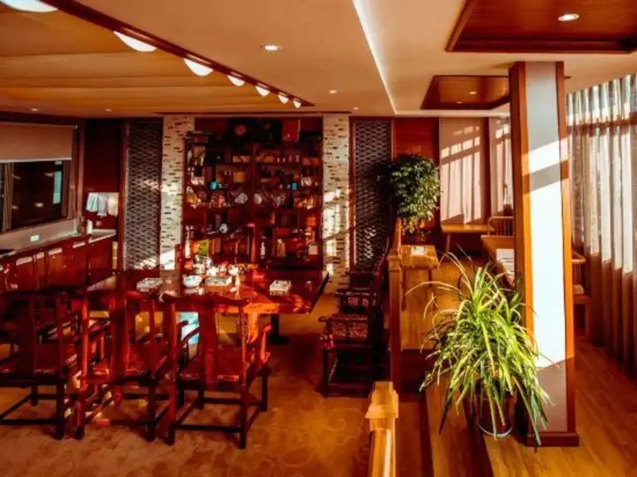 Дали: Eryuan Hotel