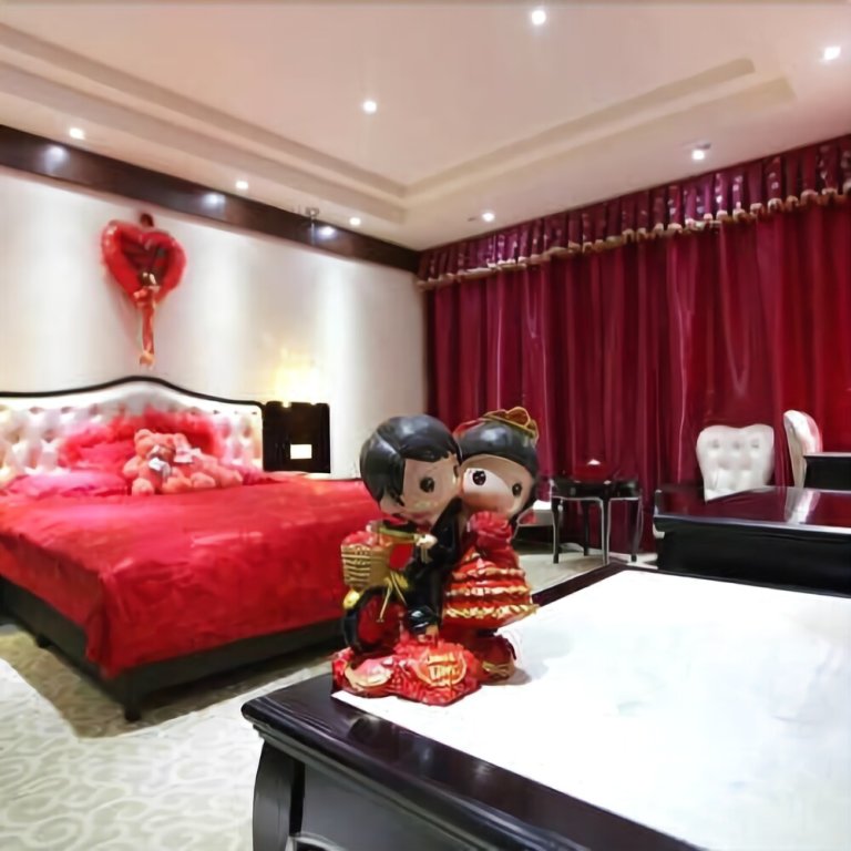Паниин: Yiju Hotel
